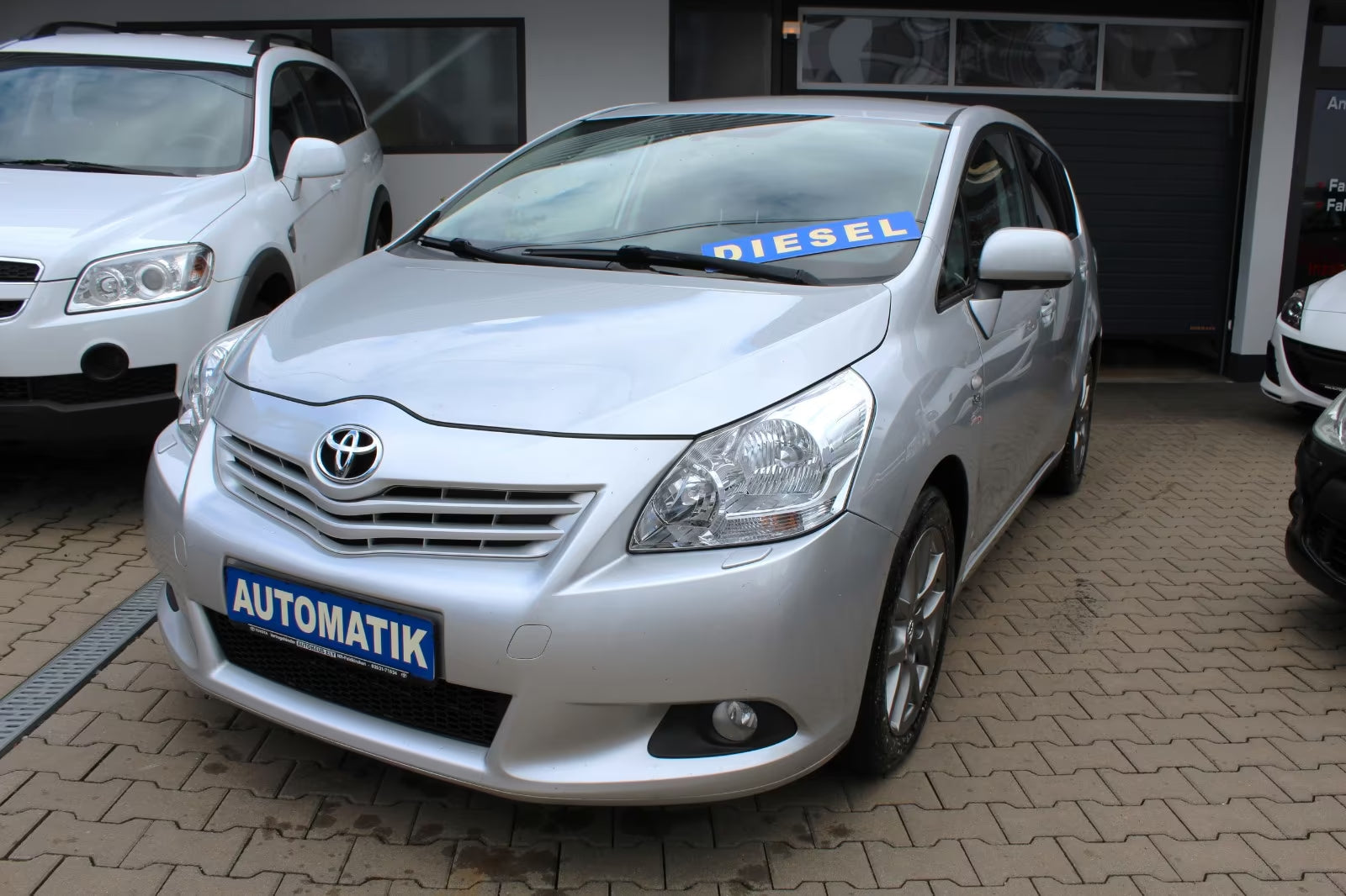 Toyota Verso Executive 2.2 D-4D Automatique – 7 Places)