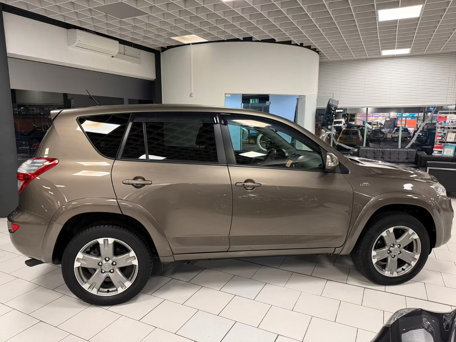 Toyota RAV4 Executive 4×4 – Diesel Automatique