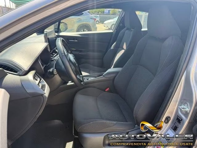 Toyota C-HR 1.8 Hybrid e-CVT (2018)