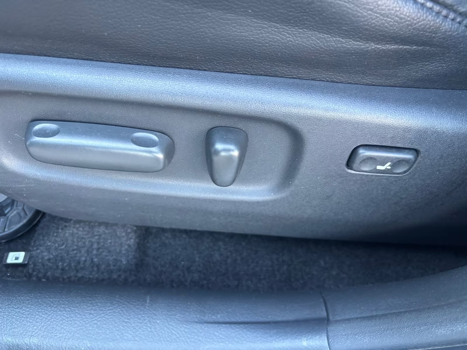 Toyota RAV4 Exécutive 4×4 – Diesel Automatique