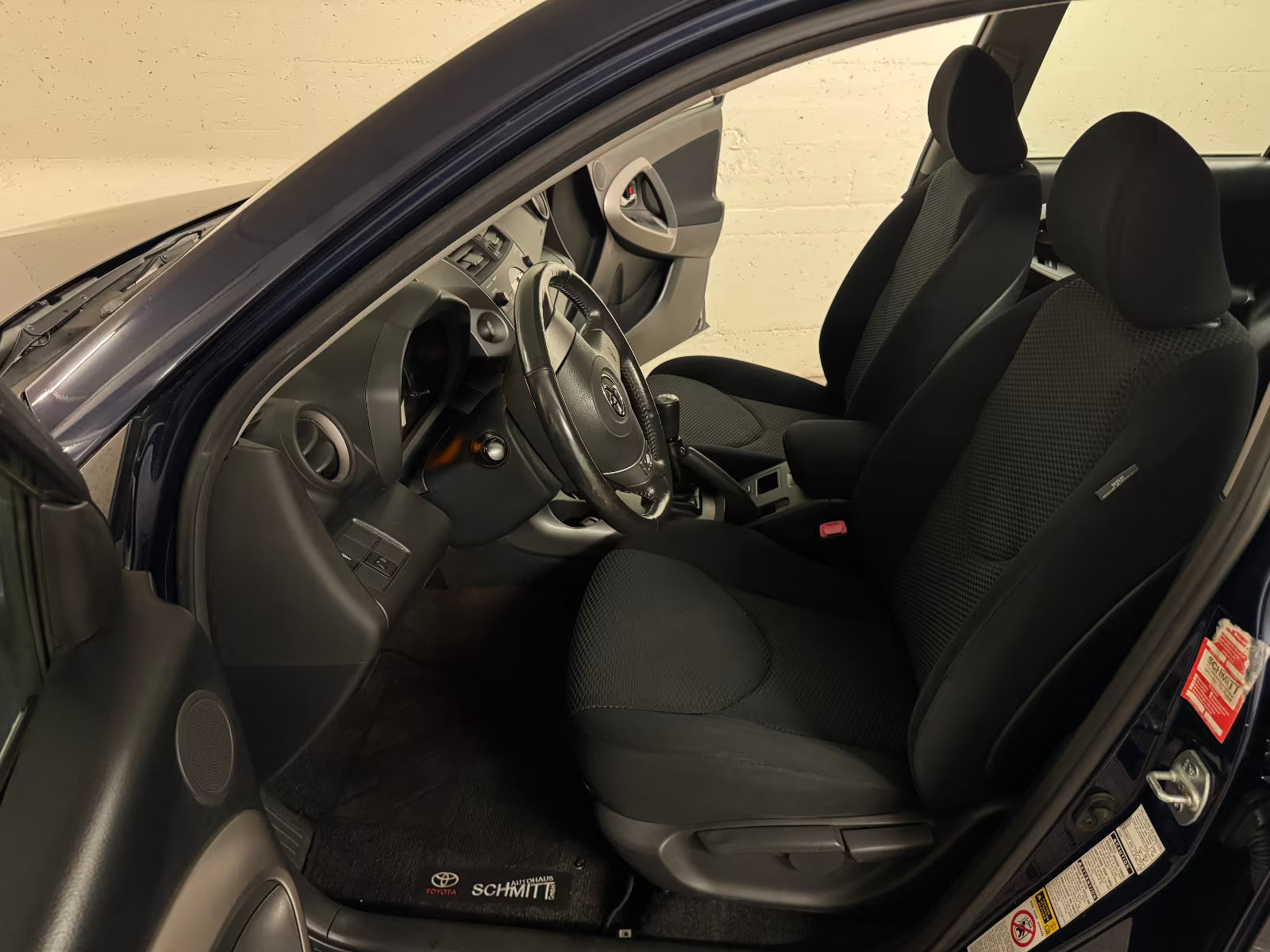 Toyota RAV4 Sol 4×4 – Essence Manuelle