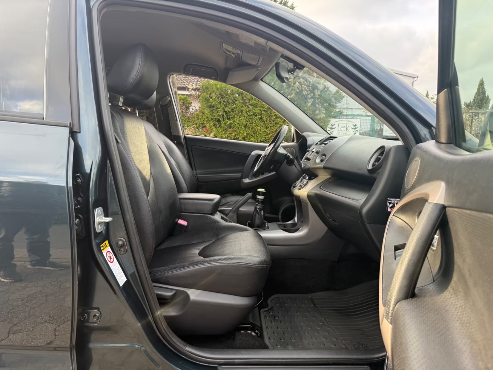Toyota RAV4 Exécutive 4×4 – Diesel Manuelle