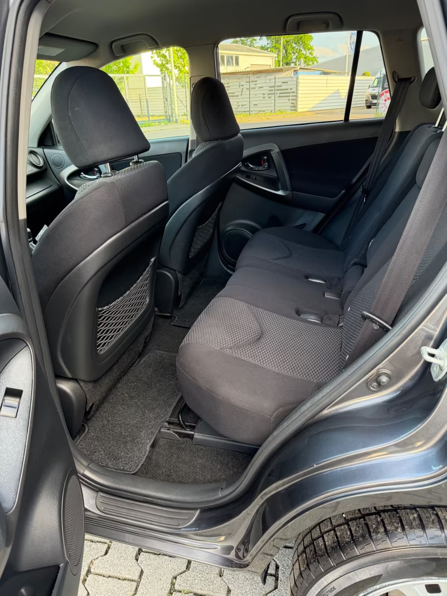 Toyota RAV4 Exécutive 4×4 – Diesel Manuelle