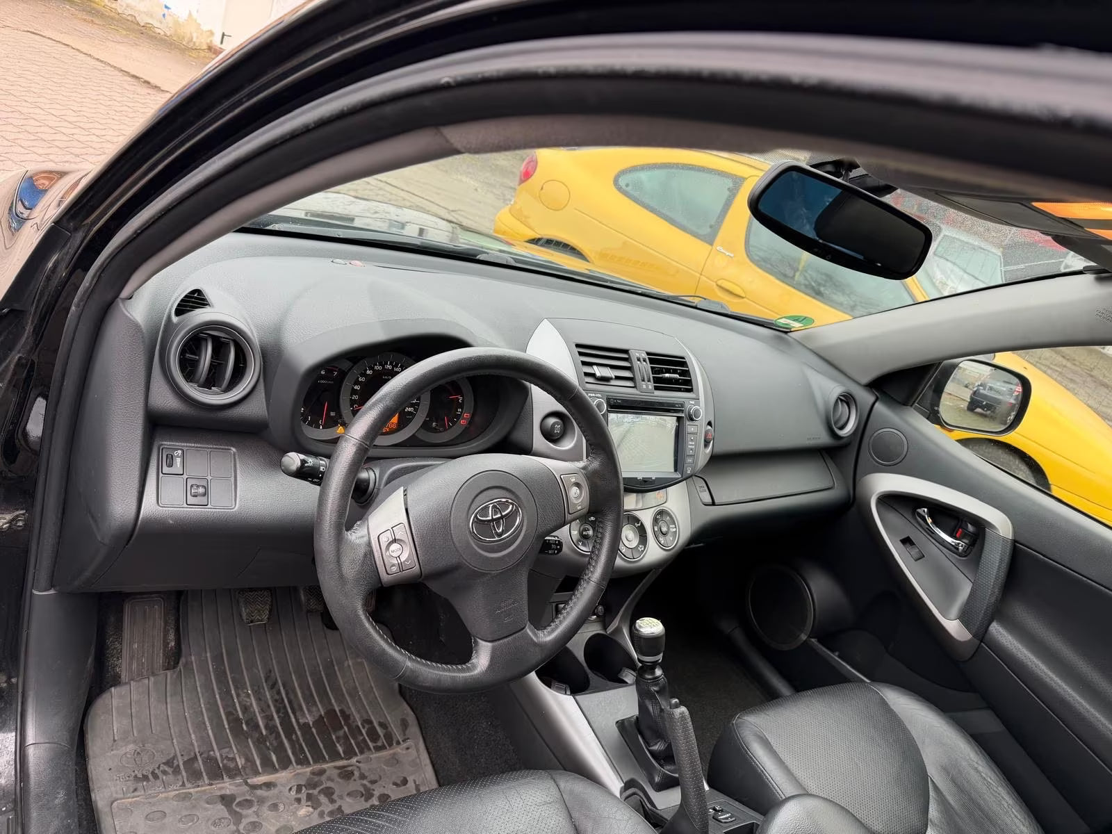 Toyota RAV4 Executive 4×4 – Diesel Manuelle