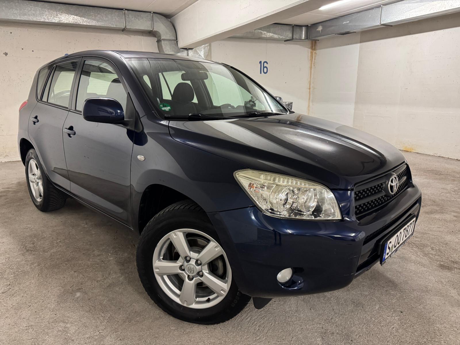 Toyota RAV4 Sol 4×4 – Essence Manuelle