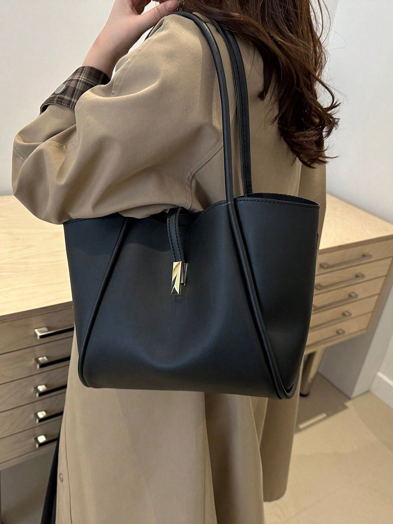 حقيبة كتف 17