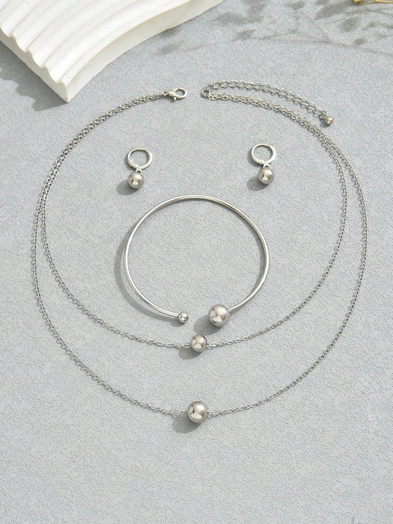 1 Ensemble Collier 22