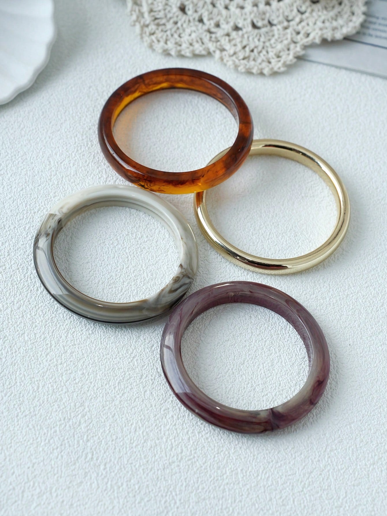 4 pièces Bracelet acrylique vintage 32