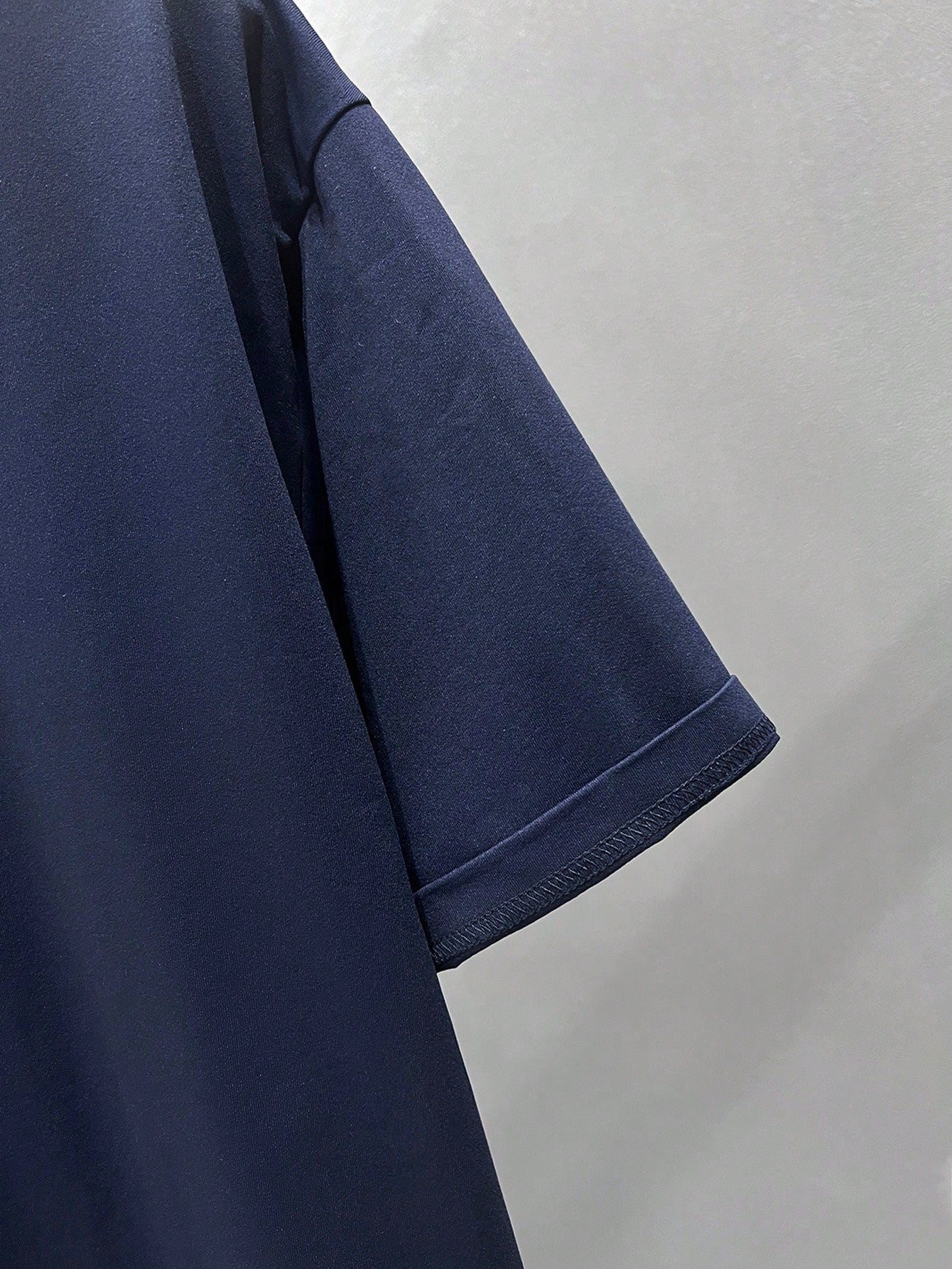 تي شيرت بأكمام قصيرة 02