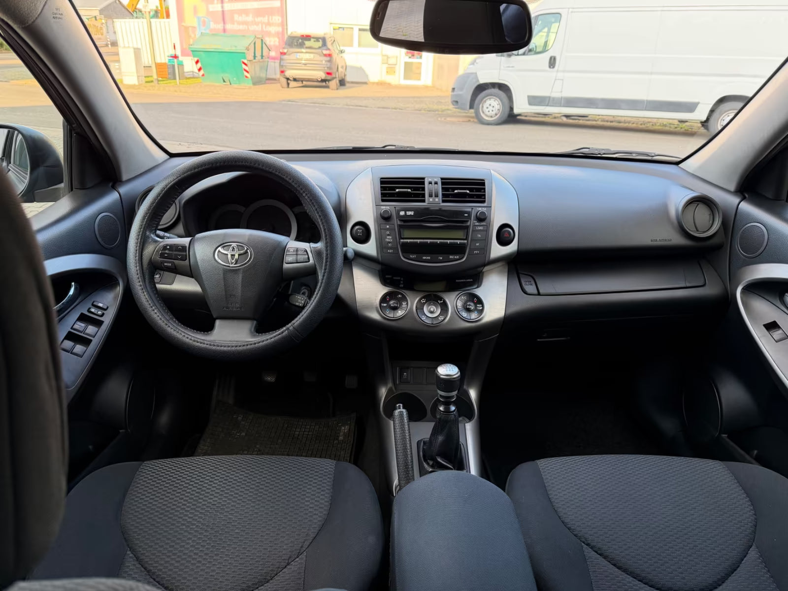 Toyota RAV4 Exécutive 4×4 – Diesel Manuelle
