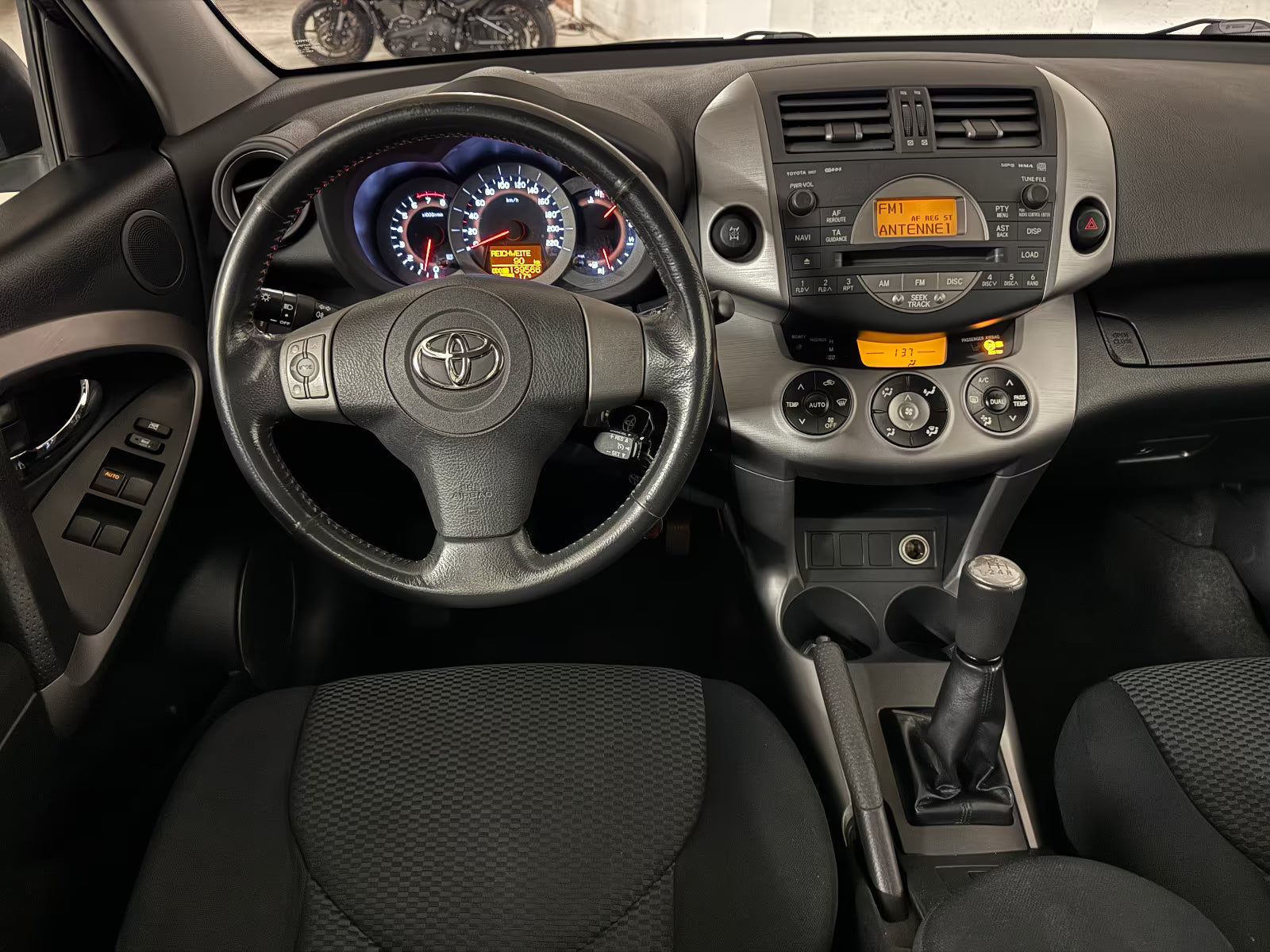Toyota RAV4 Sol 4×4 – Essence Manuelle