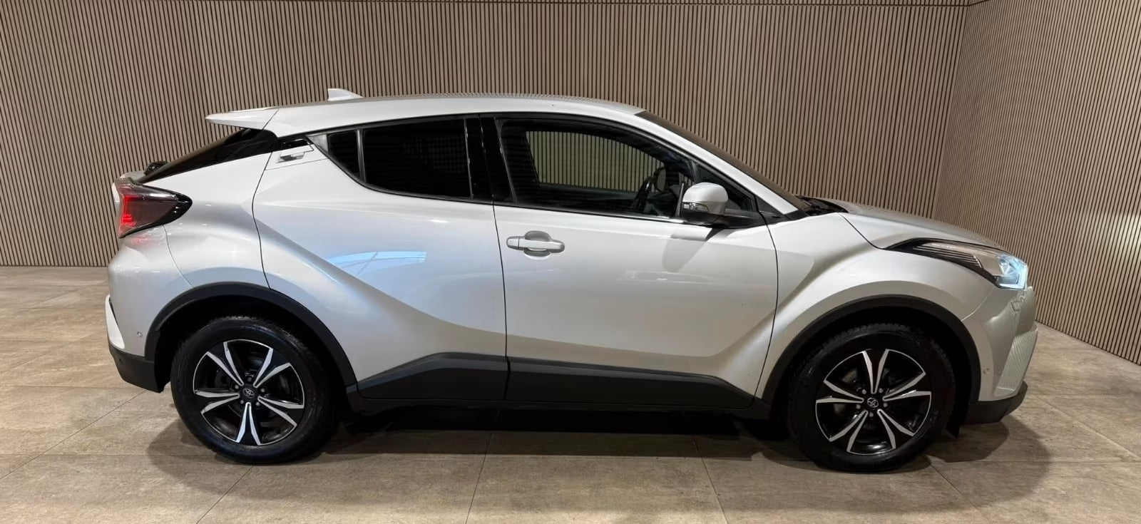 Toyota C-HR 1.2 Turbo Essence Manuelle (2017)