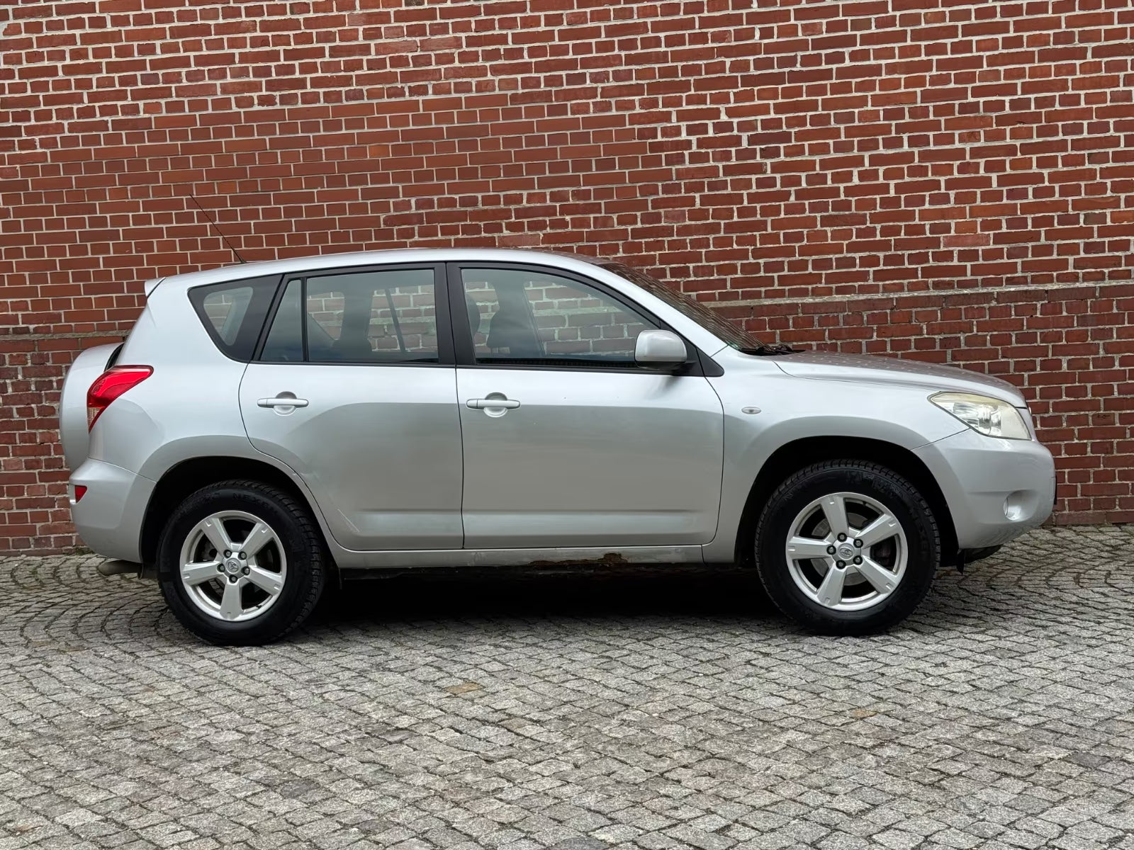 Toyota RAV4 Cross Sport 4×4 – Essence Manuelle