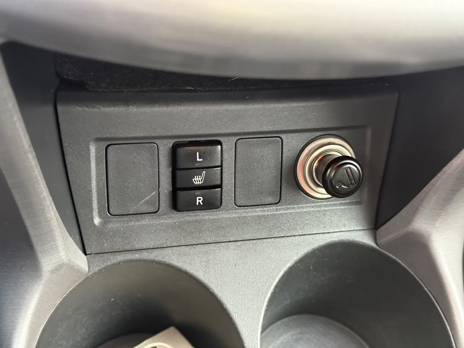 Toyota RAV4 Exécutive 4×4 – Diesel Manuelle
