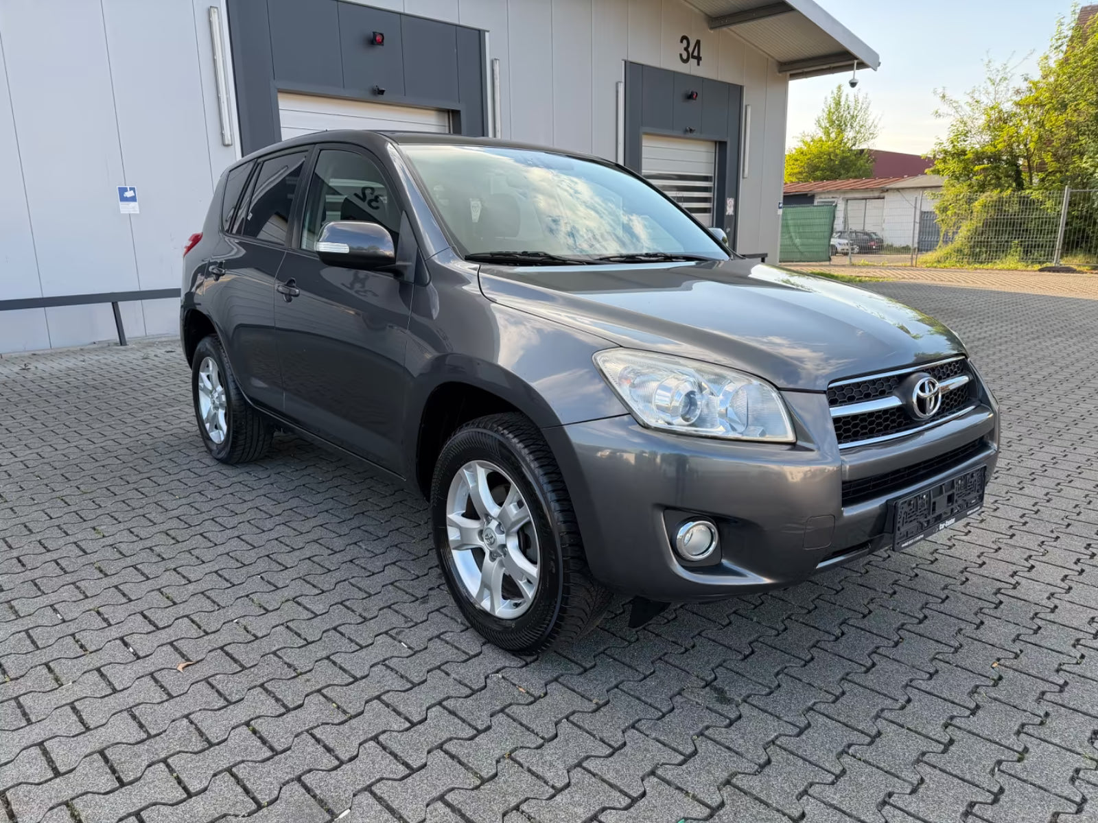 Toyota RAV4 Exécutive 4×4 – Diesel Manuelle