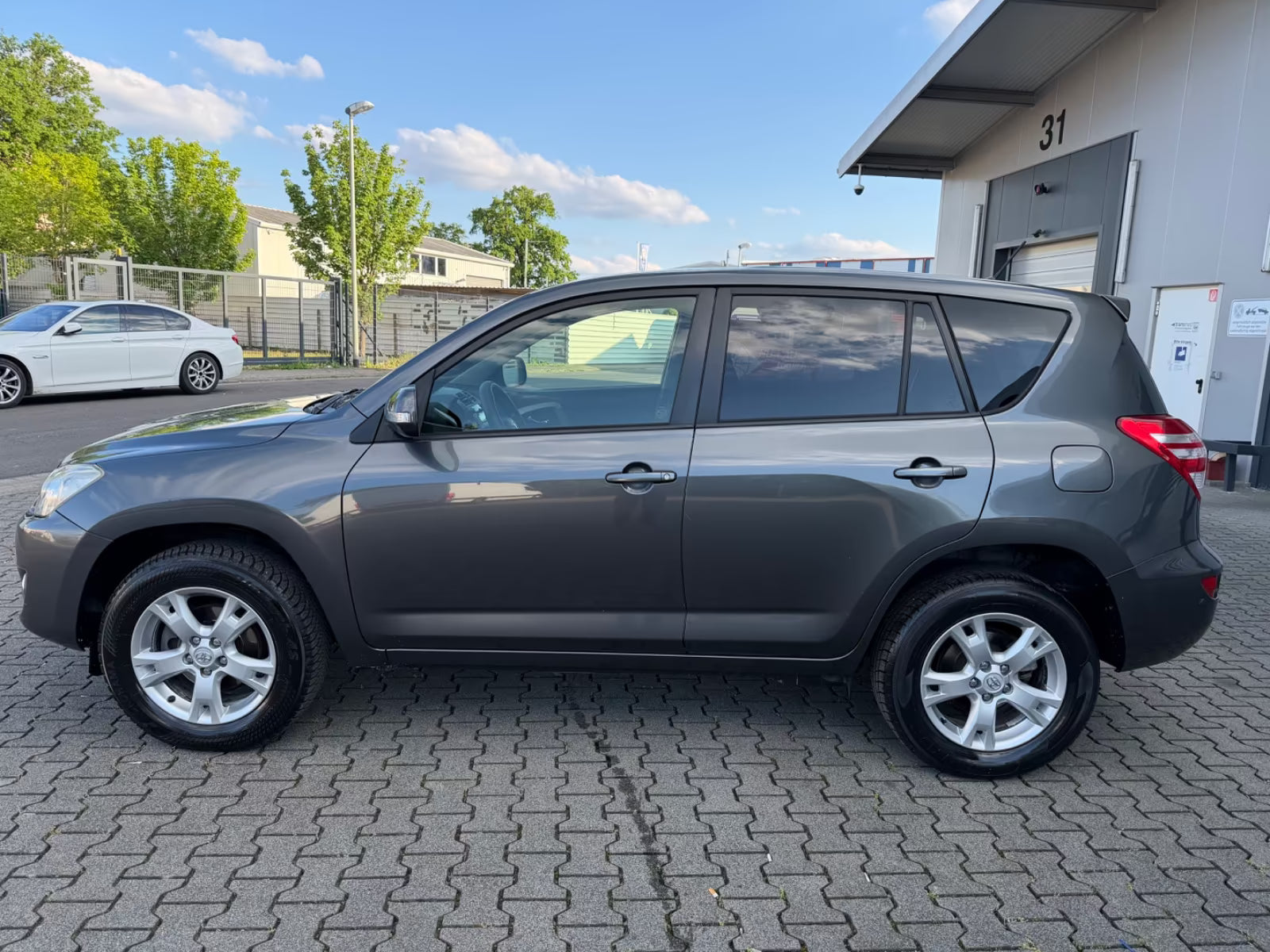 Toyota RAV4 Exécutive 4×4 – Diesel Manuelle