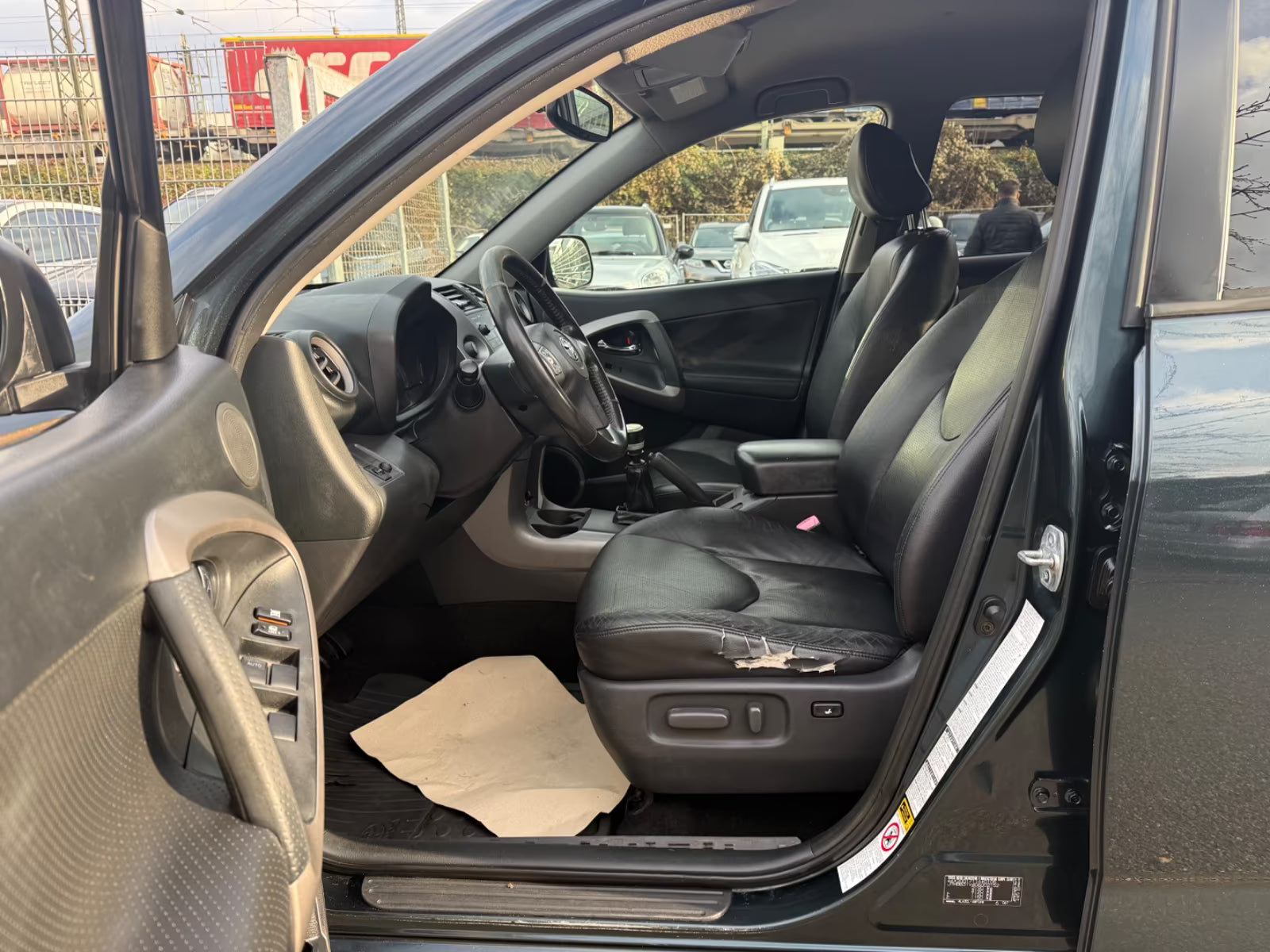 Toyota RAV4 Exécutive 4×4 – Diesel Manuelle