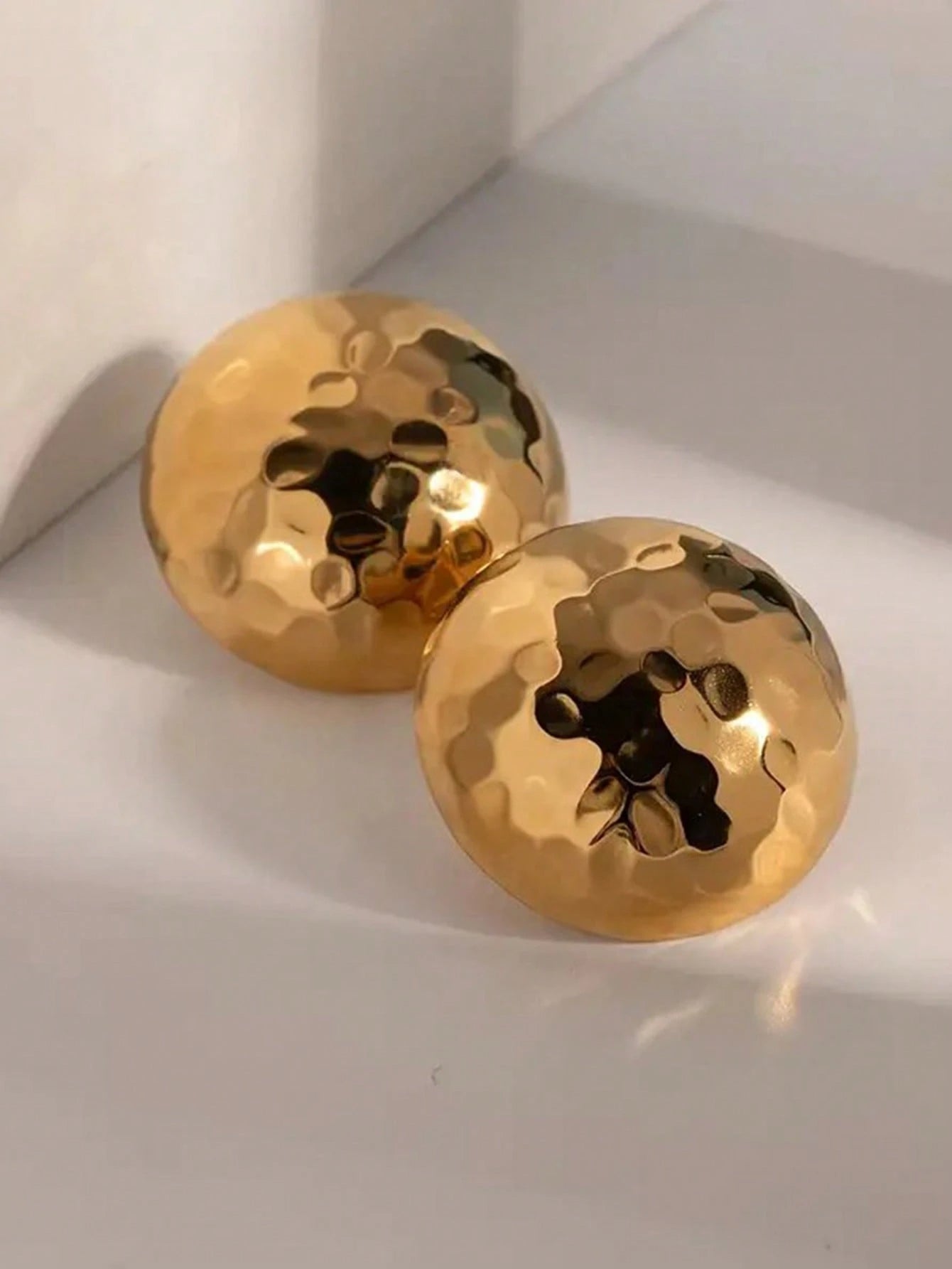 Boucles d'oreilles demi-sphère martelées 04