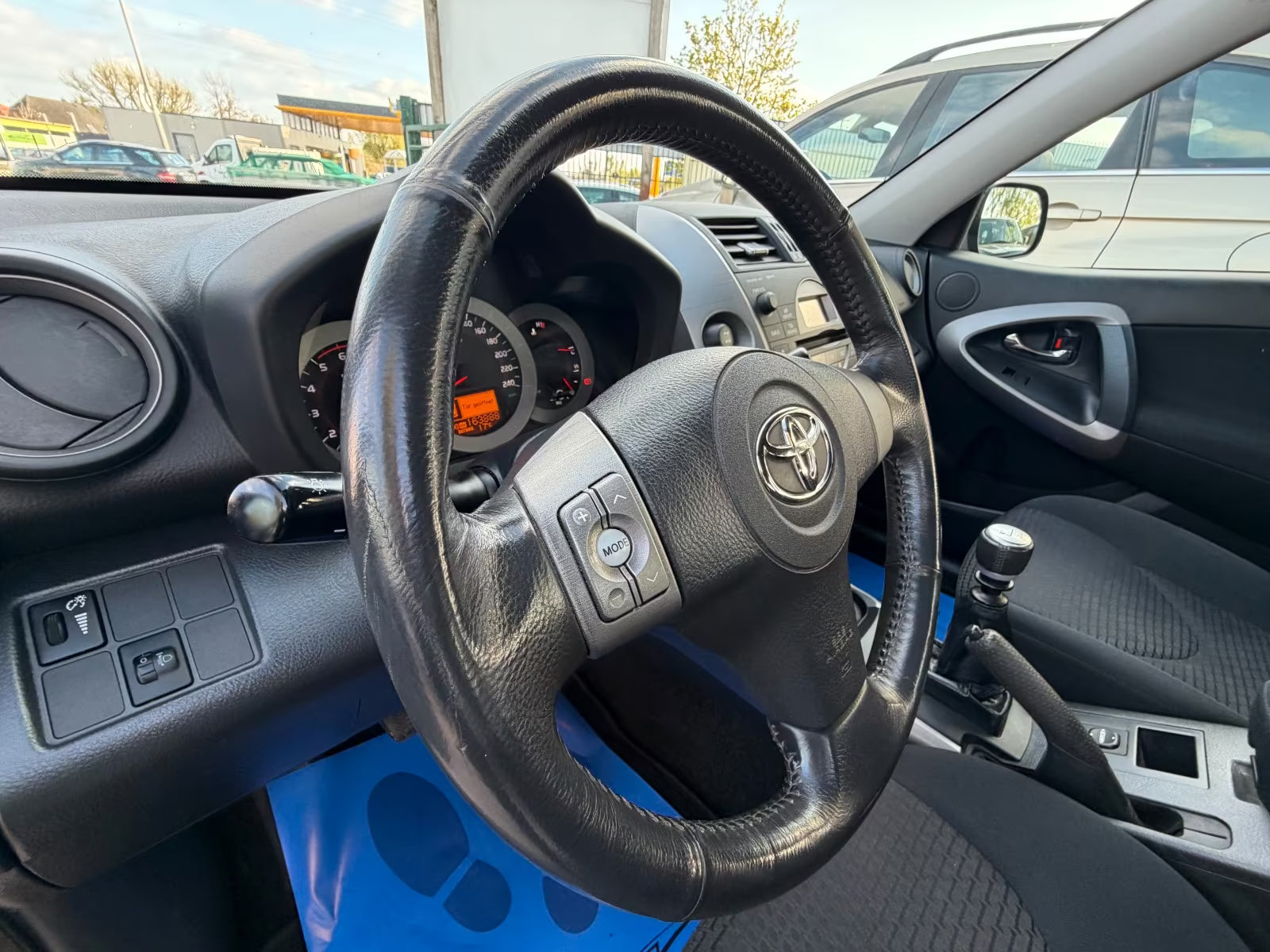 Toyota RAV4 Sol 4×4 – Diesel Manuelle