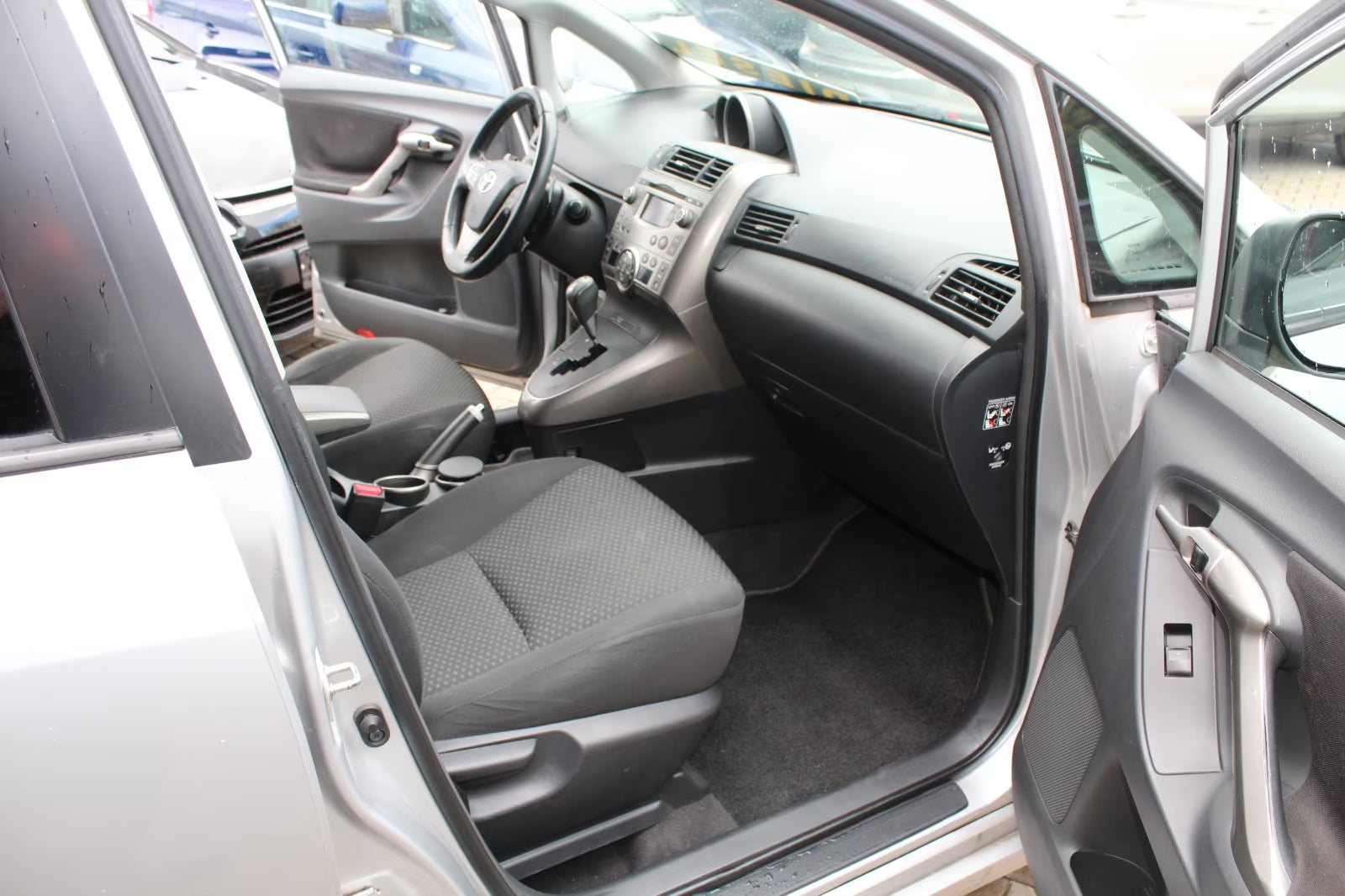 Toyota Verso Executive 2.2 D-4D Automatique – 7 Places)