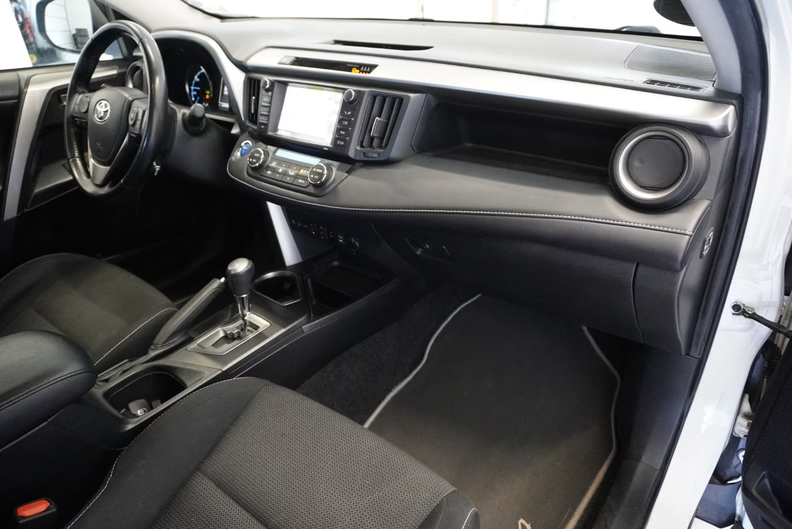 Toyota RAV4 Comfort Hybrid – Automatique (2018)