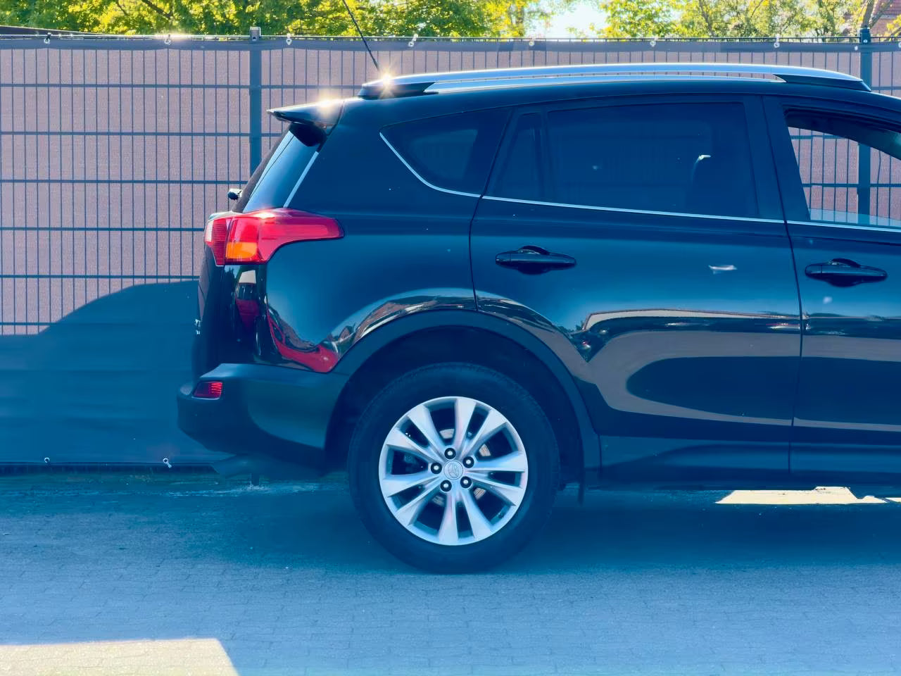 Toyota RAV4 Executive 4×4 – Diesel Manuelle (2014)