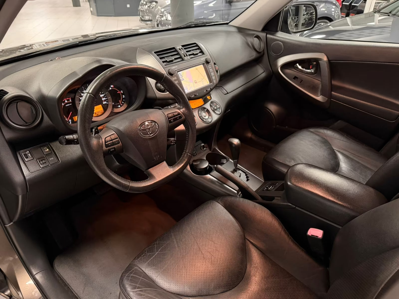 Toyota RAV4 Executive 4×4 – Diesel Automatique
