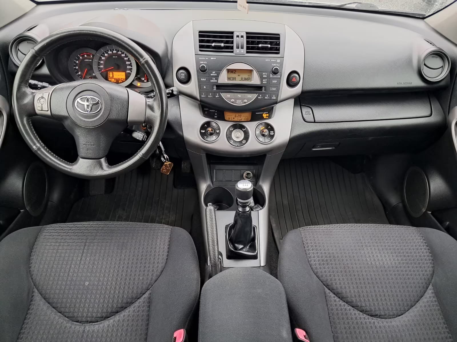 Toyota RAV4 Sol 4×4 – Diesel Manuelle