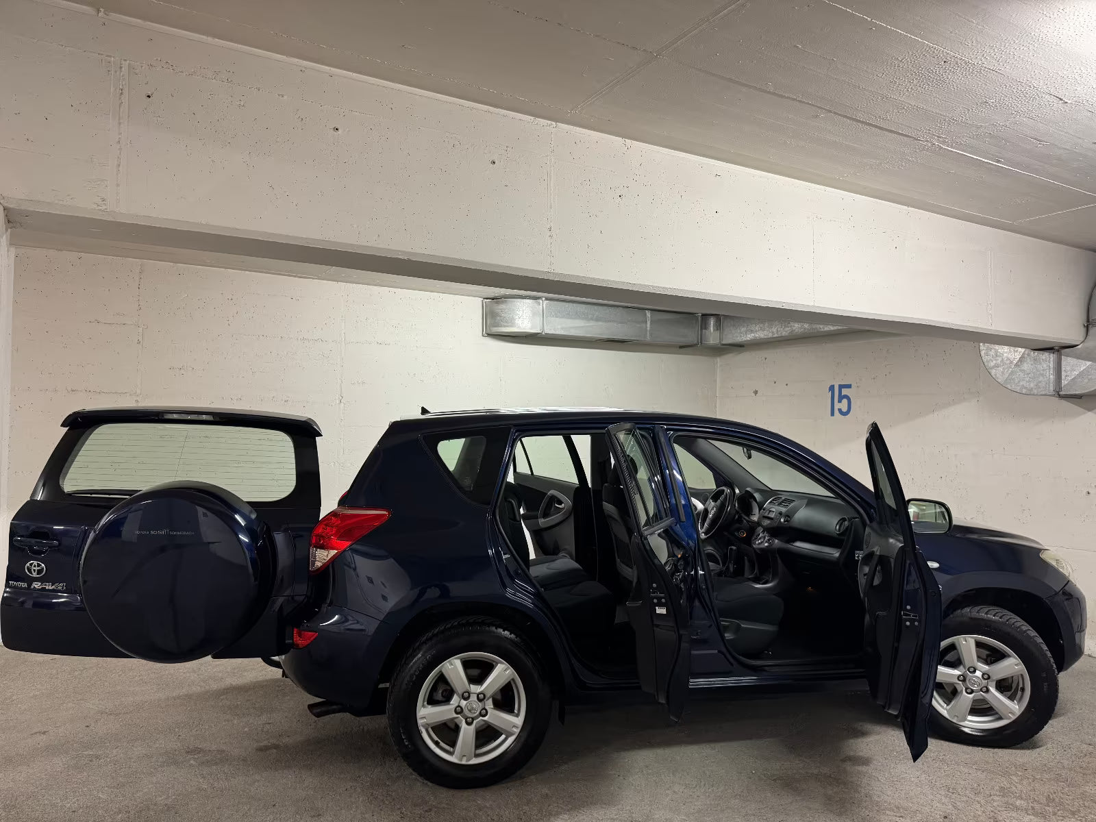 Toyota RAV4 Sol 4×4 – Essence Manuelle