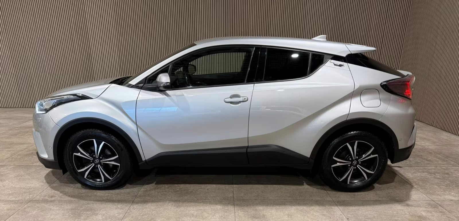 Toyota C-HR 1.2 Turbo Essence Manuelle (2017)