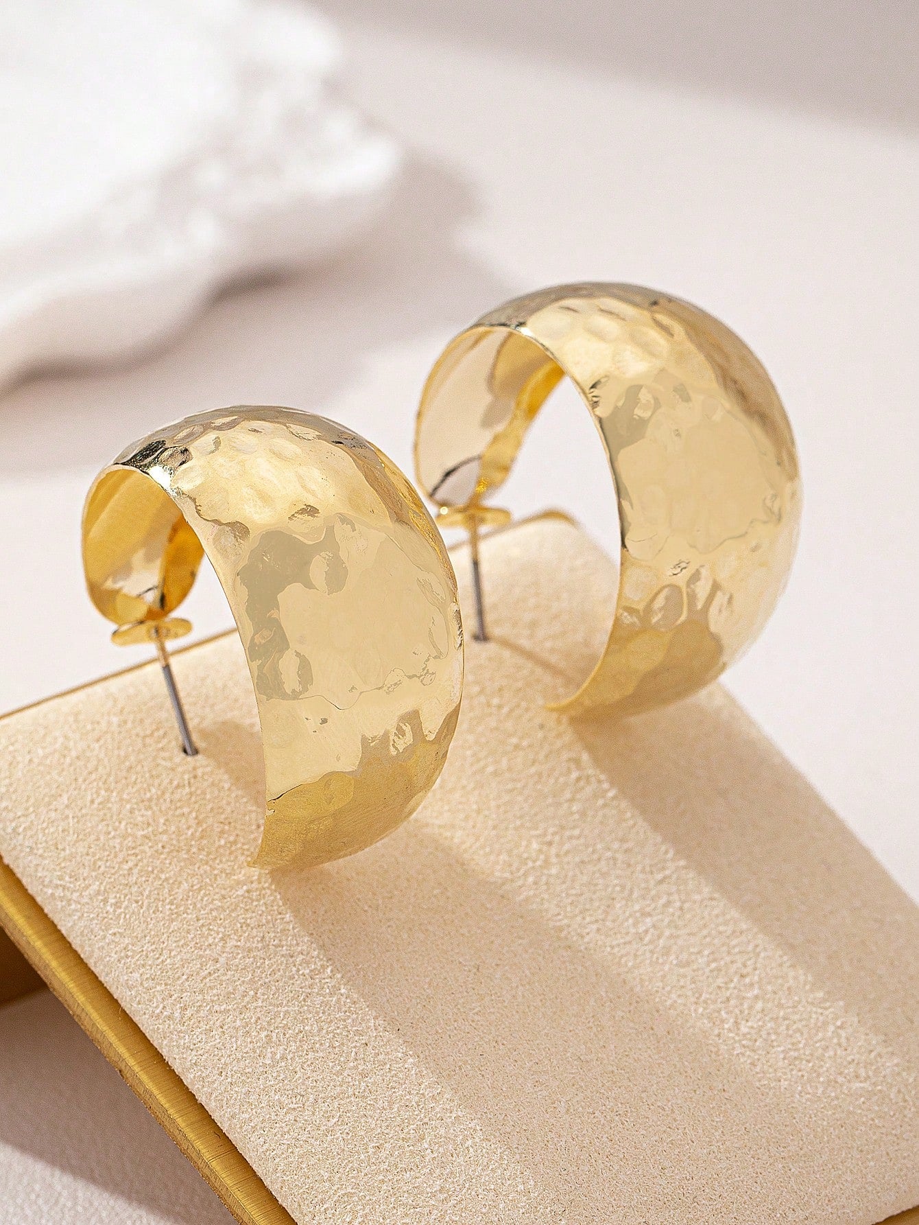 1 paire de boucles d'oreilles