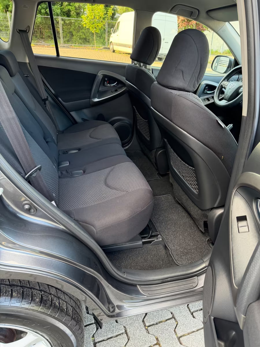 Toyota RAV4 Exécutive 4×4 – Diesel Manuelle