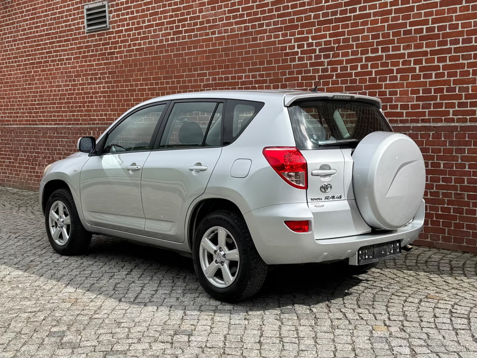 Toyota RAV4 Cross Sport 4×4 – Essence Manuelle