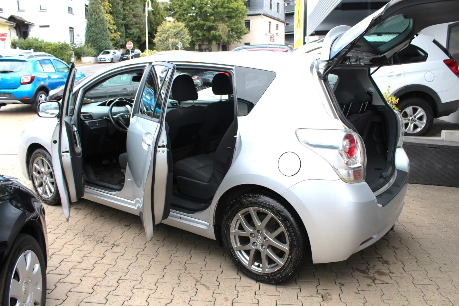 Toyota Verso Executive 2.2 D-4D Automatique – 7 Places)