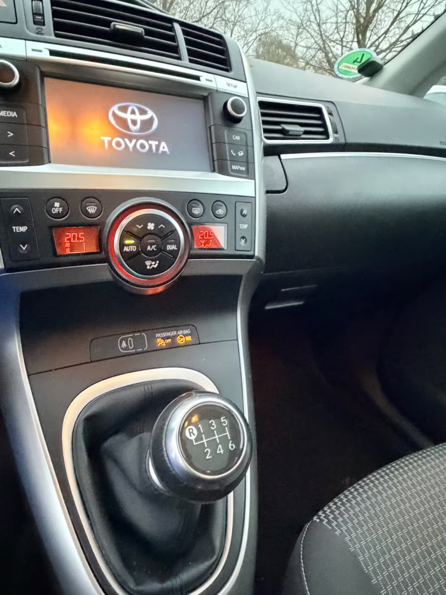 Toyota Verso 1.6 D-4D Skyview Edition (2015)
