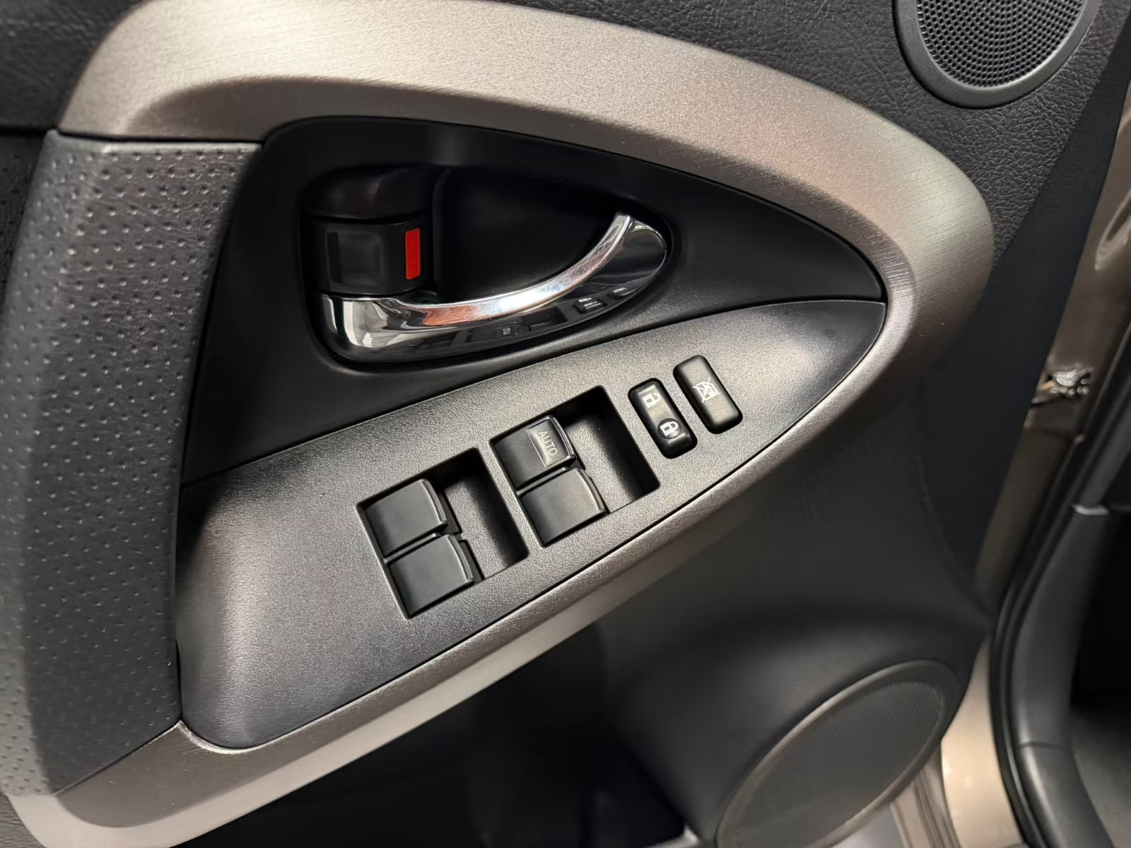 Toyota RAV4 Executive 4×4 – Diesel Automatique
