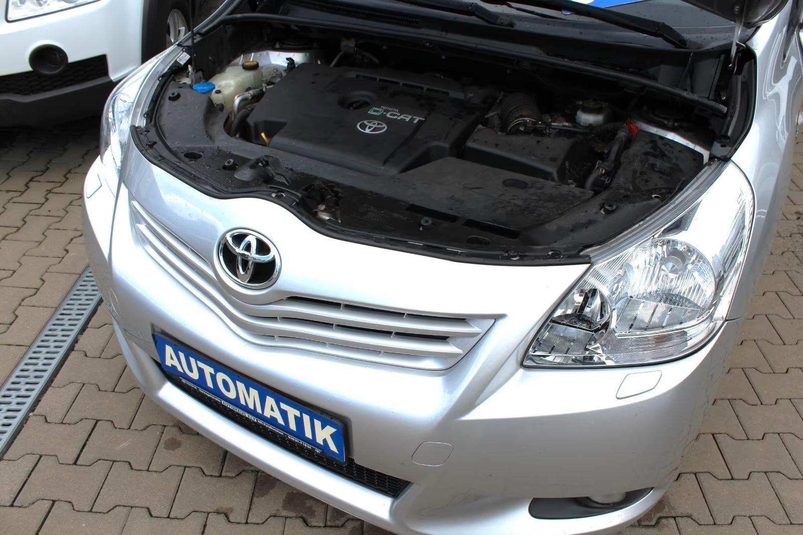 Toyota Verso Executive 2.2 D-4D Automatique – 7 Places)