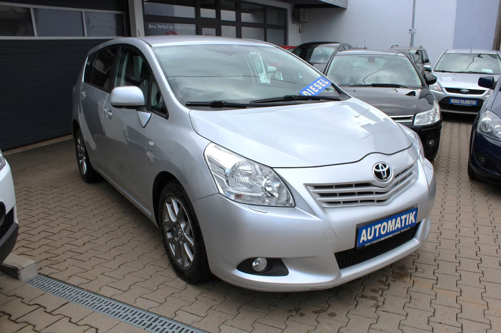 Toyota Verso Executive 2.2 D-4D Automatique – 7 Places)