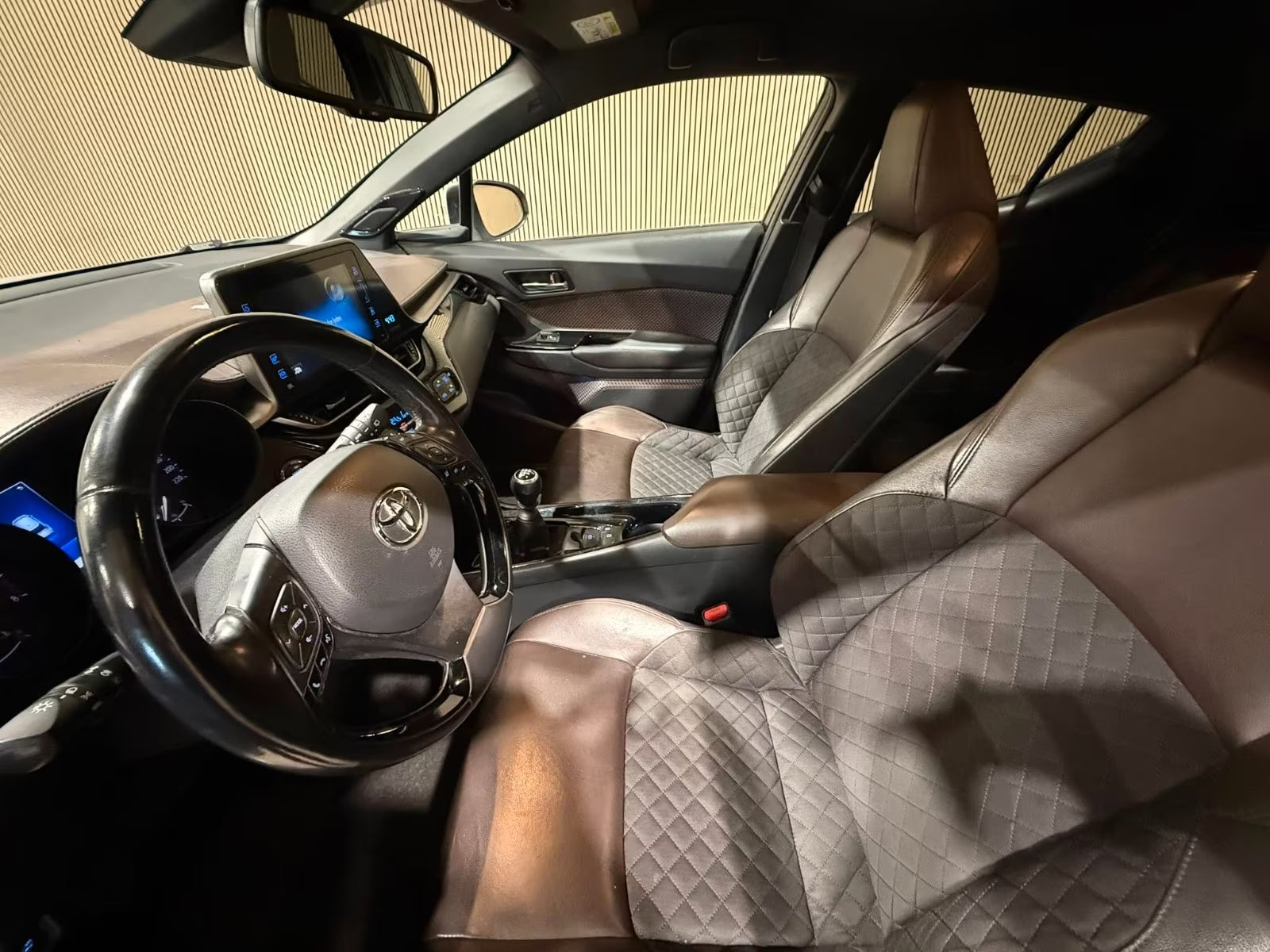 Toyota C-HR 1.2 Turbo Essence Manuelle (2017)