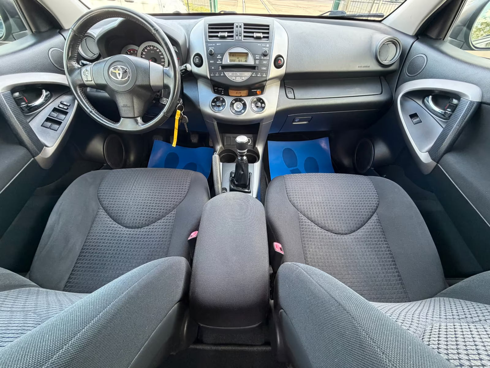 Toyota RAV4 Sol 4×4 – Diesel Manuelle