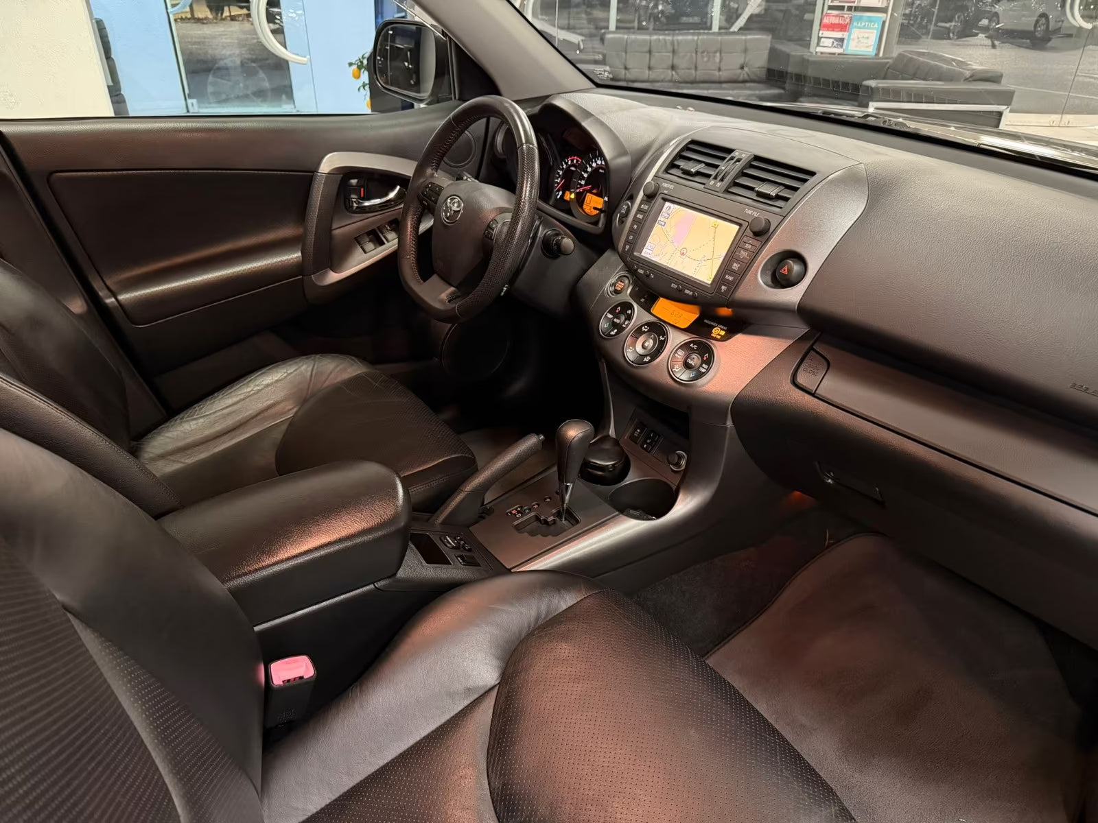 Toyota RAV4 Executive 4×4 – Diesel Automatique