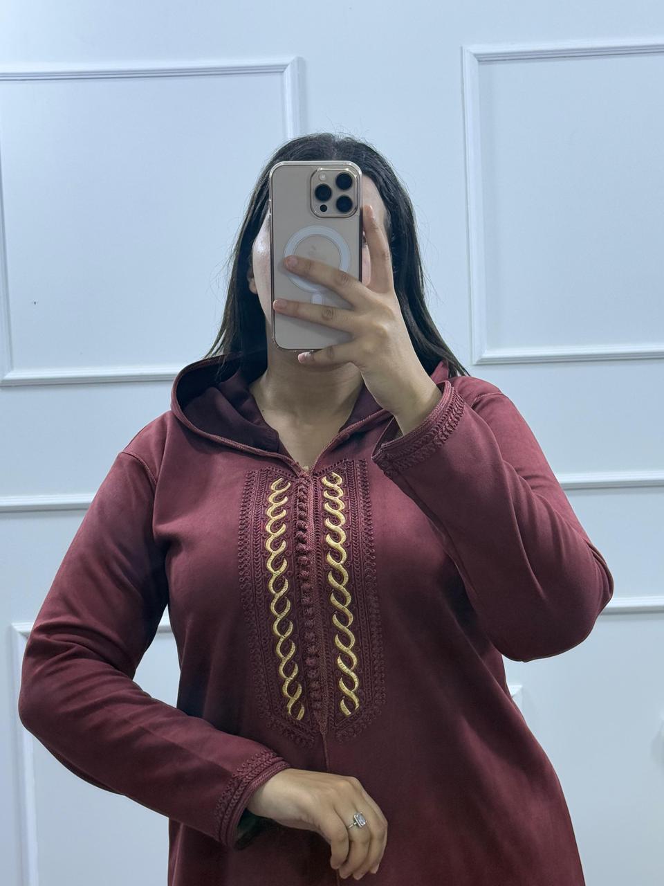 Jellaba de couleur Bordeaux