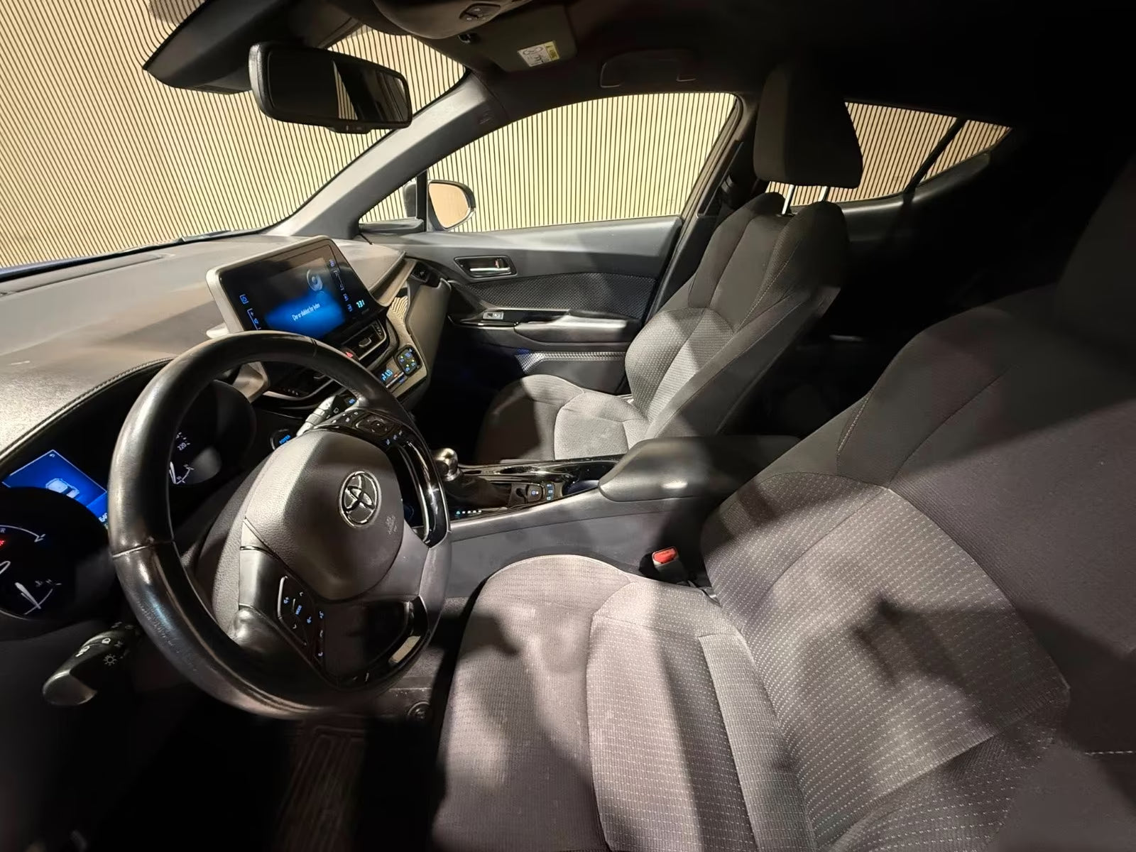 Toyota C-HR Hybrid Automatique (2019)