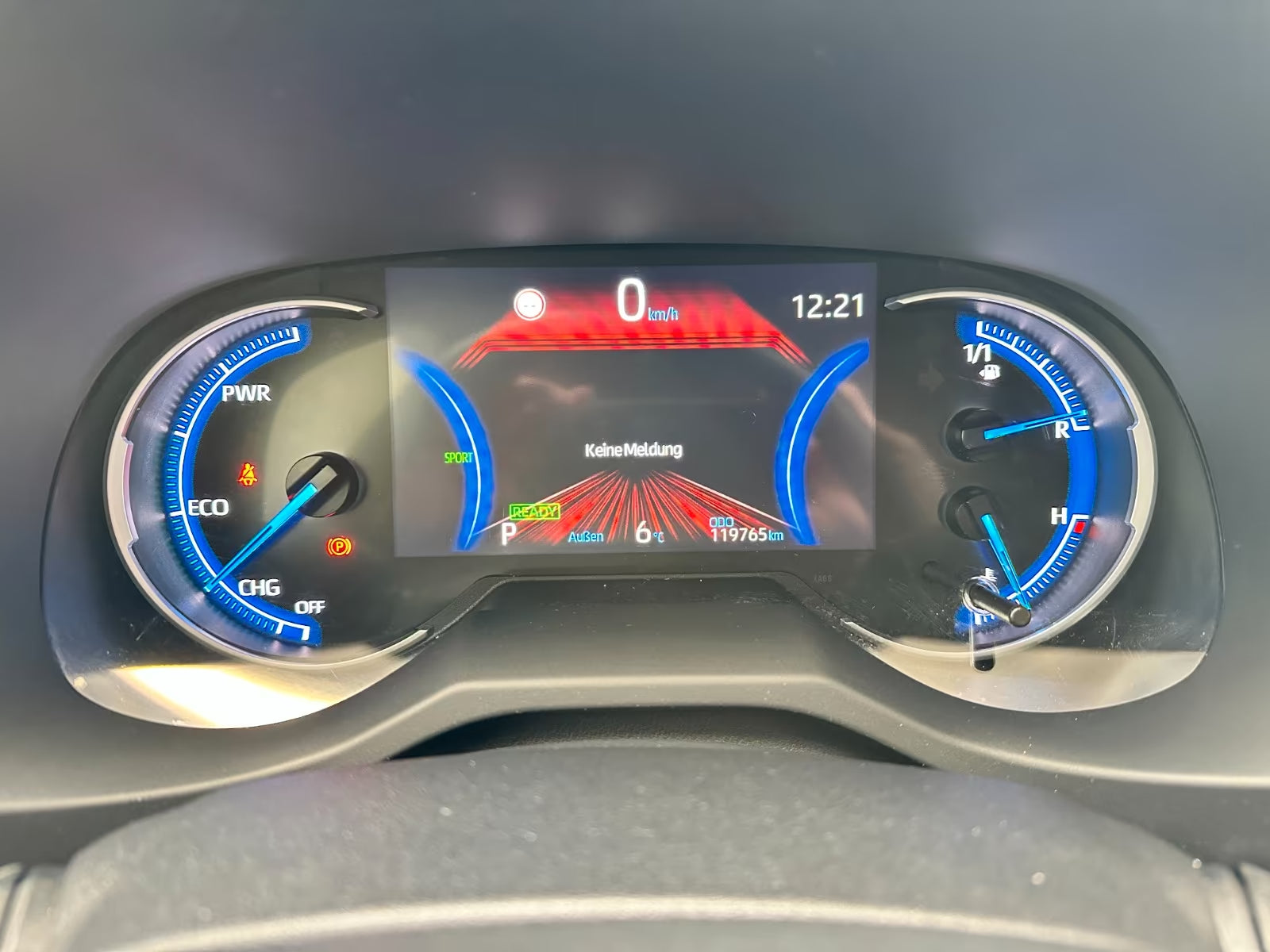 Toyota RAV4 Hybride AWD-i Automatique Dynamic Business (2021)