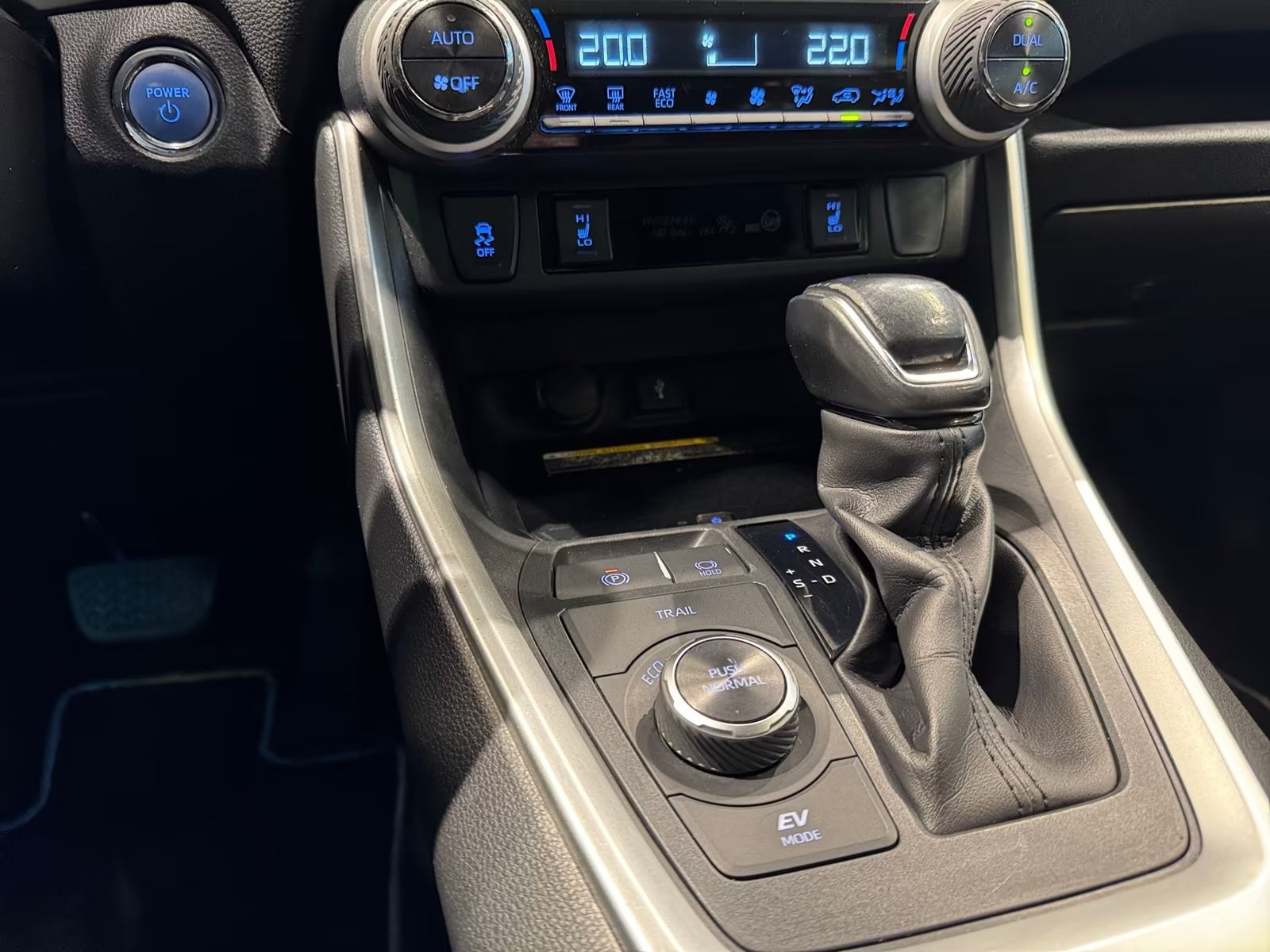 Toyota RAV4 Hybrid AWD Automatique (2020)