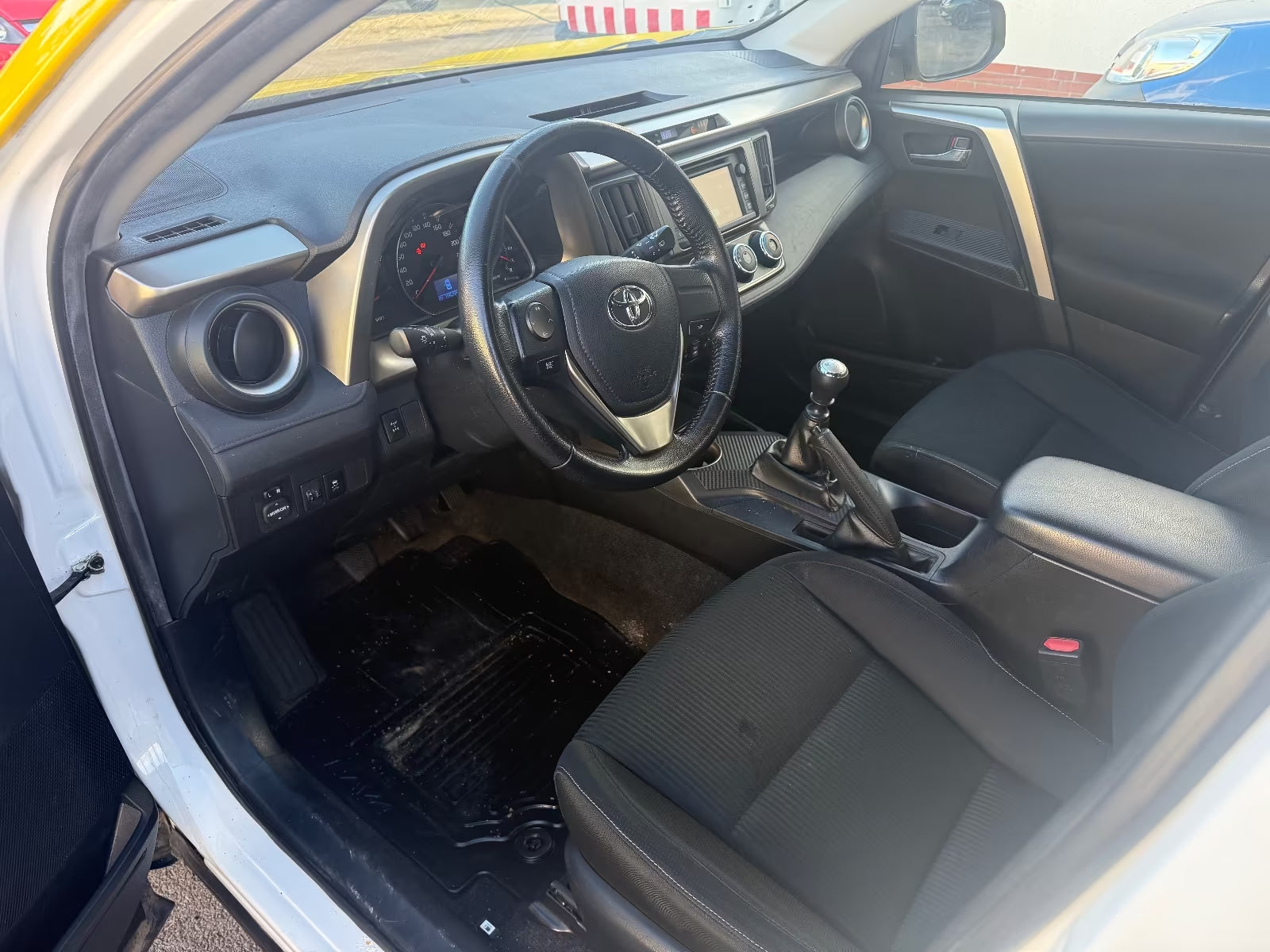 Toyota RAV4 Executive 4×4 – Diesel Manuelle (2014)