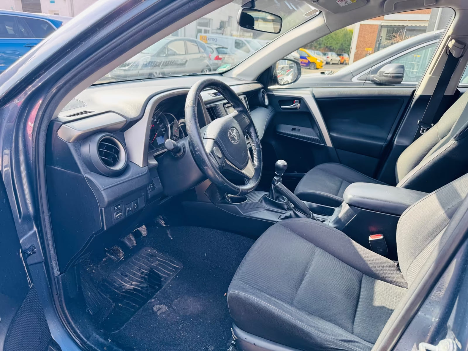 Toyota RAV4 Life 4×4 – Diesel Manuelle (2014)