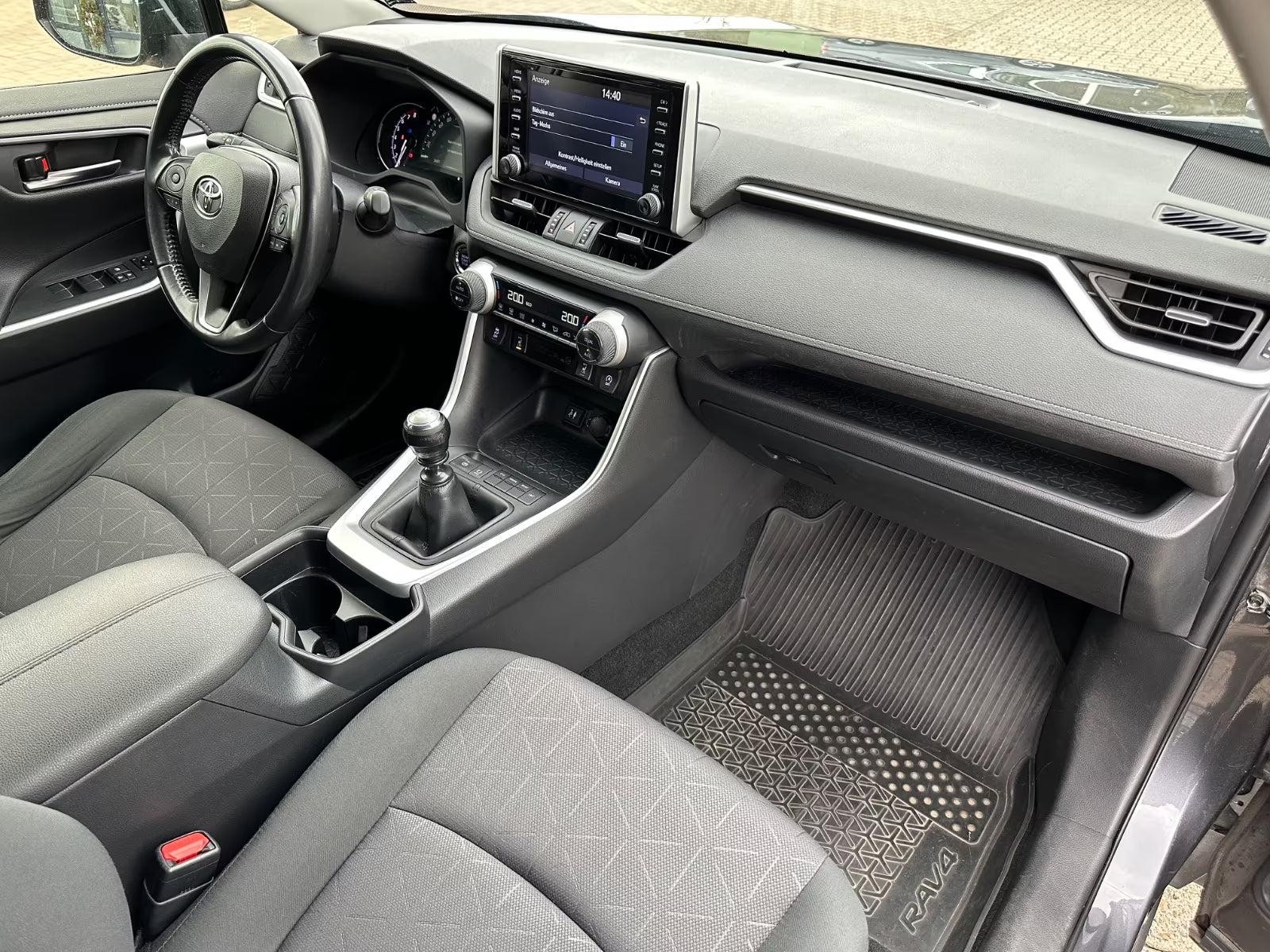 Toyota RAV4 Essence Manuelle Comfort (2019)