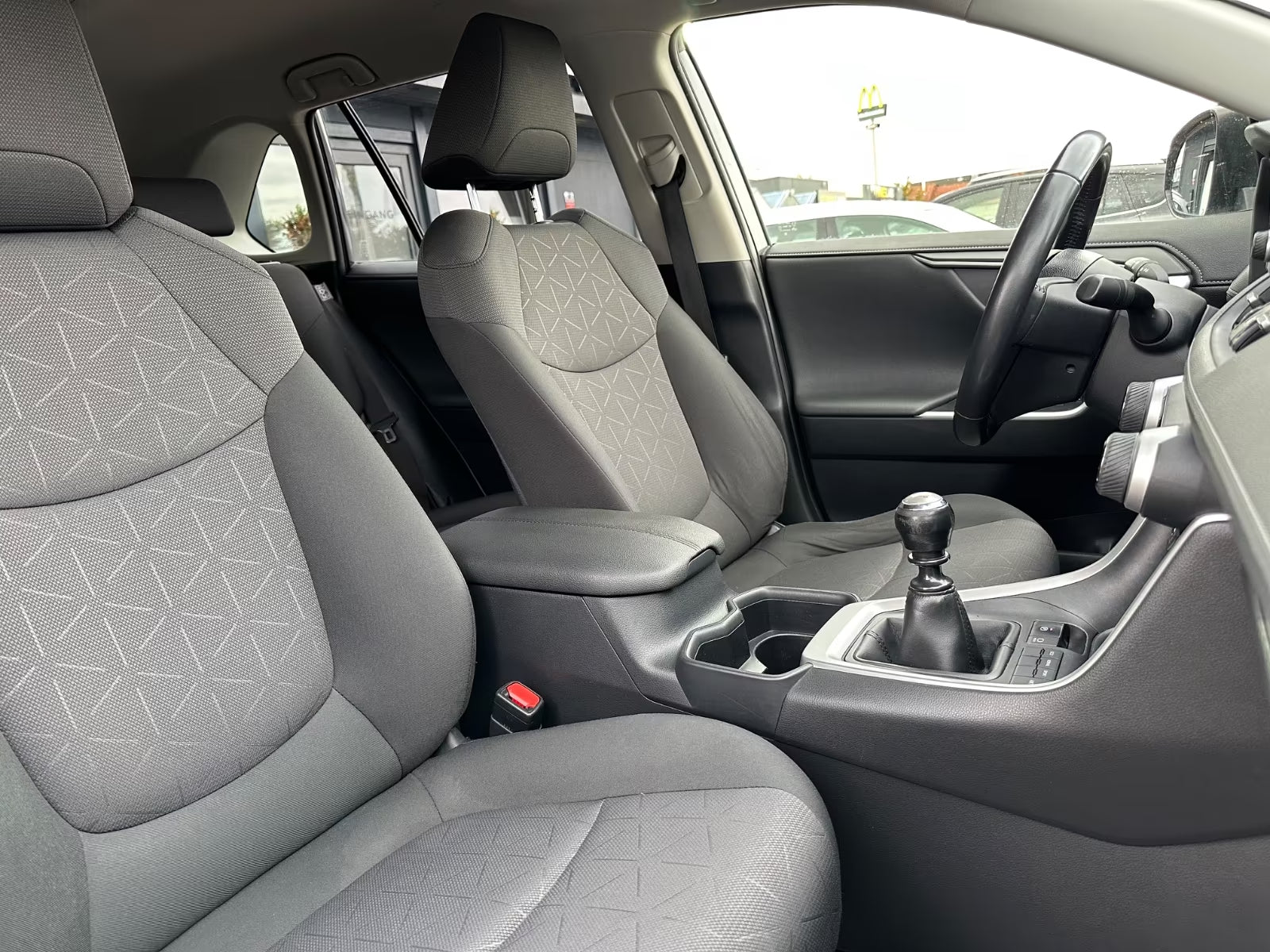 Toyota RAV4 Essence Manuelle Comfort (2019)