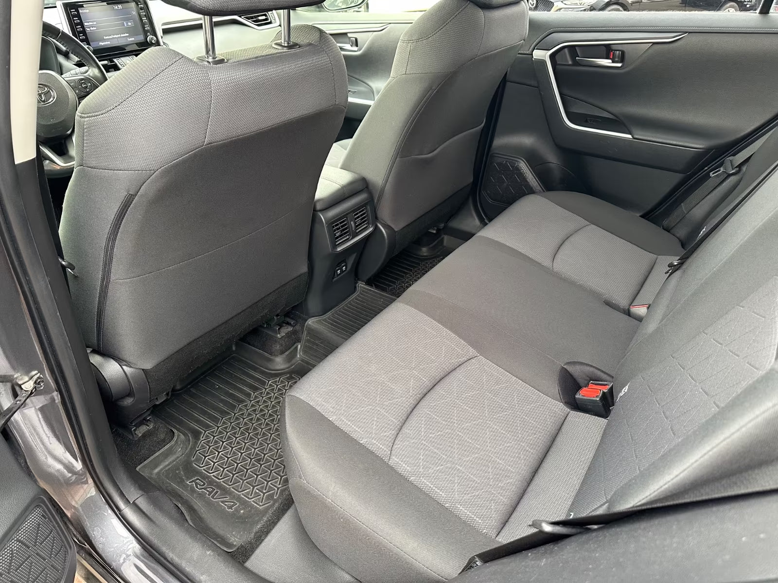 Toyota RAV4 Essence Manuelle Comfort (2019)